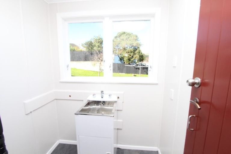 Photo of property in 6 Fawn Street, Cannons Creek, Porirua, 5024