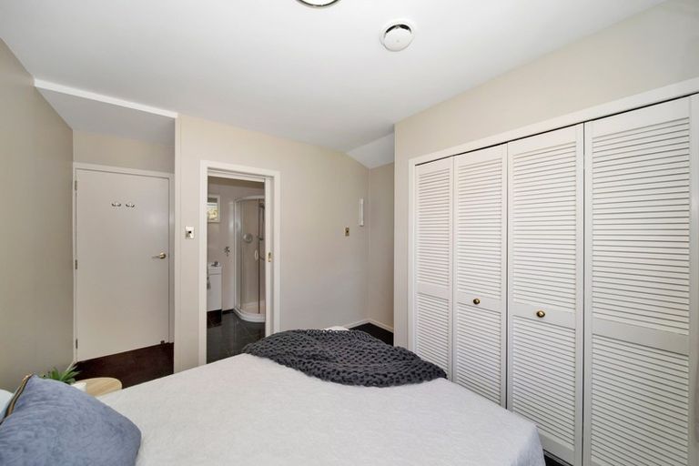 Photo of property in 72 Pioneer Road, Moturoa, New Plymouth, 4310