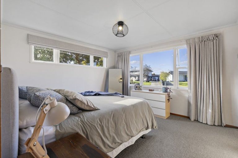 Photo of property in 1 Alma Place, Milson, Palmerston North, 4414
