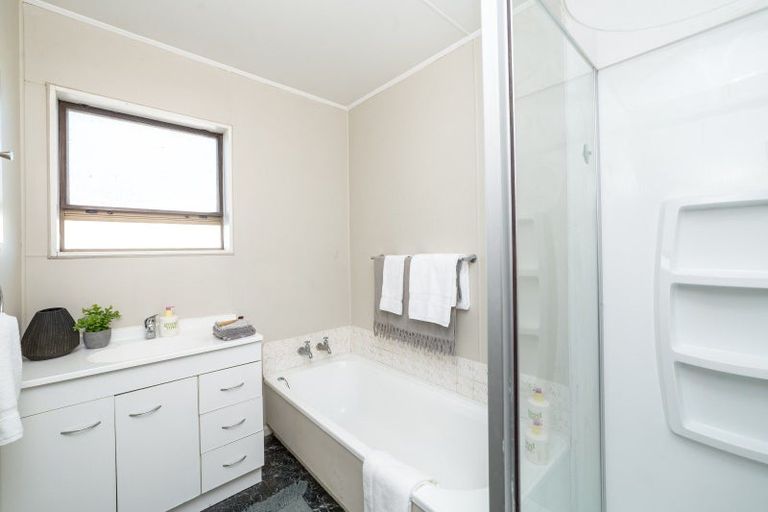 Photo of property in 20 Fisher Place, Carterton, 5713