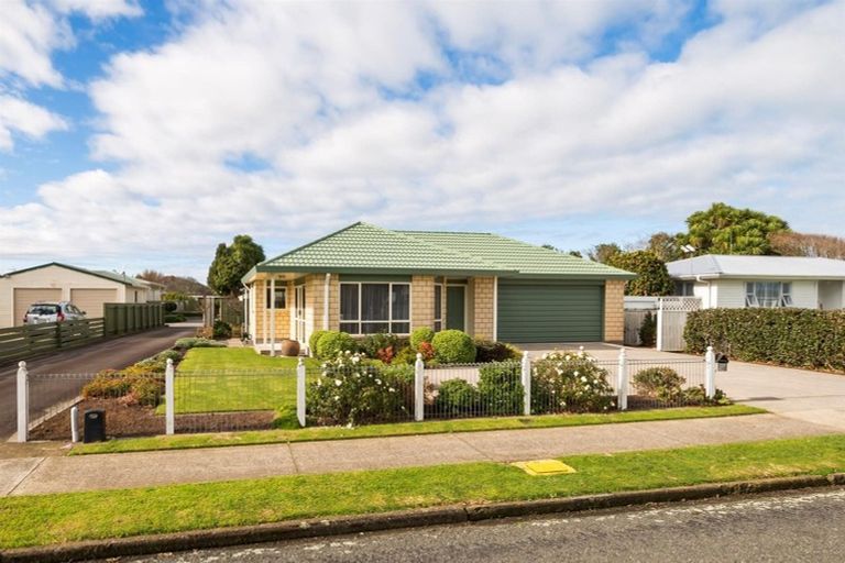 Photo of property in 140 Waihi Road, Hawera, 4610
