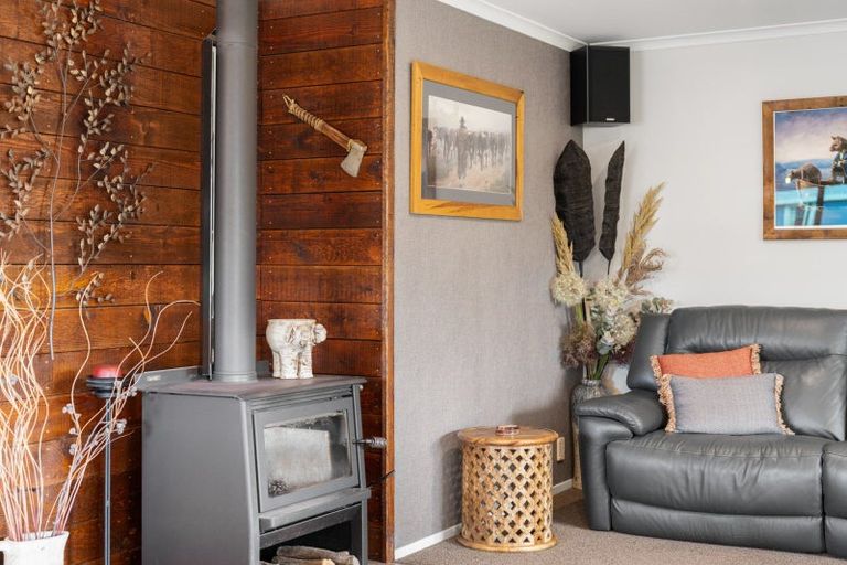 Photo of property in 102 Mark Street, Whangamata, 3620