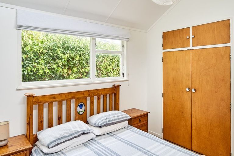 Photo of property in 2/345 Muritai Road, Eastbourne, Lower Hutt, 5013