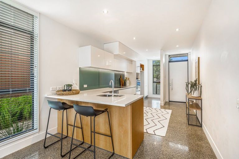 Photo of property in 6 Cochrane Road, Hobsonville, Auckland, 0616