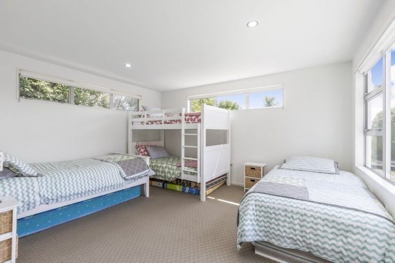 Photo of property in 3 Taumata Road, Omaha, 0986