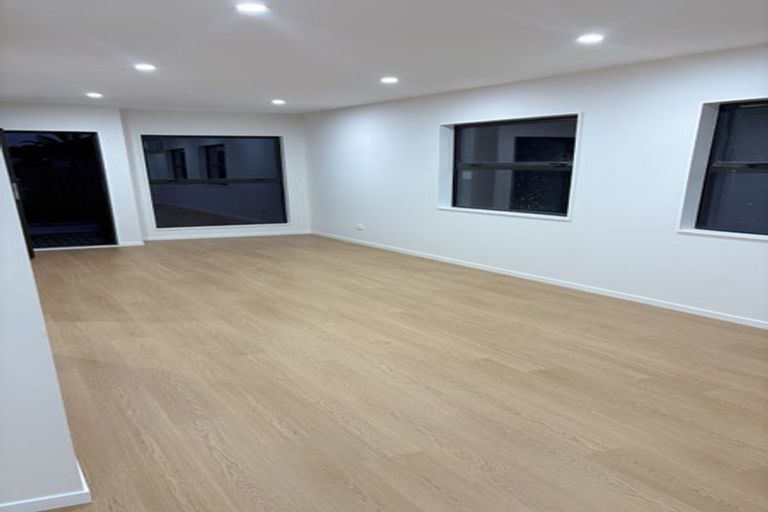 Photo of property in 163b Bradbury Road, Botany Downs, Auckland, 2010