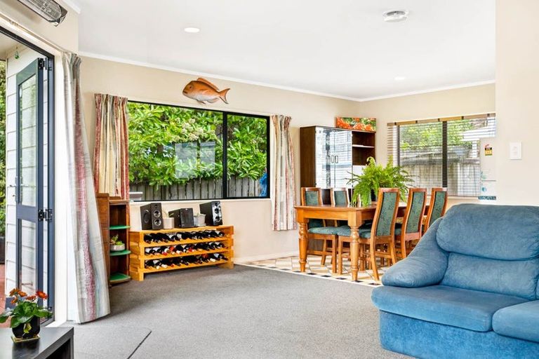 Photo of property in 2/25 Anne Mclean Drive, Bayview, Auckland, 0629