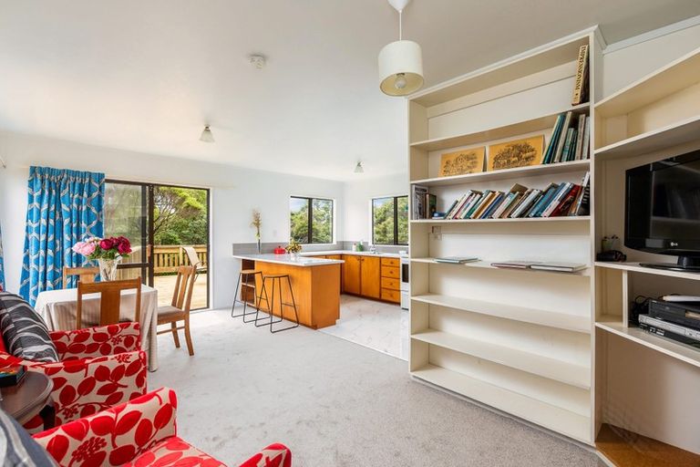 Photo of property in 145 Piha Road, Piha, New Lynn, 0772