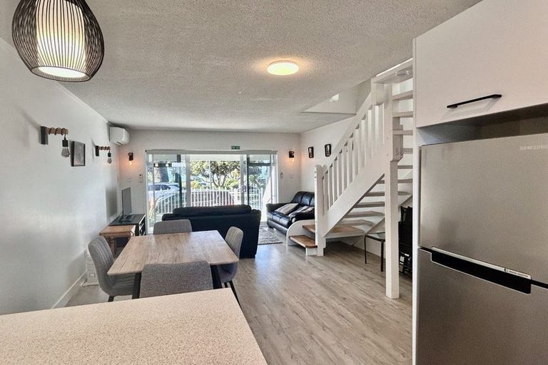 Photo of property in 233 Marine Parade, Napier South, Napier, 4110