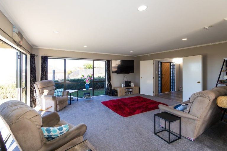 Photo of property in 84 Churchill Drive, Taradale, Napier, 4112