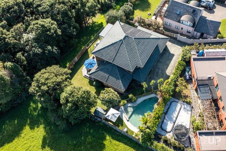 Photo of property in 18 Rosetti Rise, West Harbour, Auckland, 0618