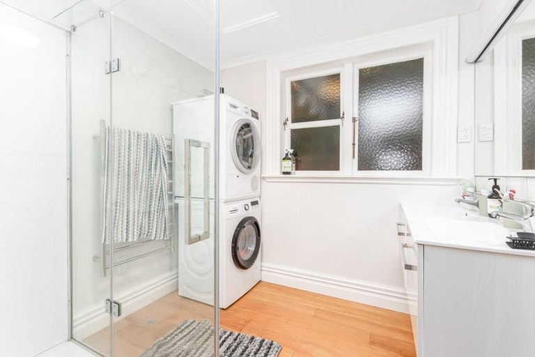 Photo of property in 44 Aurora Terrace, Kelburn, Wellington, 6012