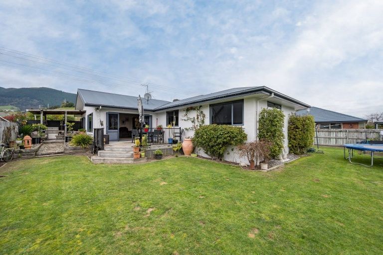 Photo of property in 338 Suffolk Road, Stoke, Nelson, 7011