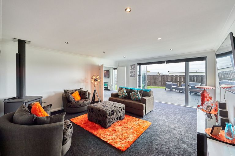 Photo of property in 59 Liberty Grove, Kelvin Grove, Palmerston North, 4414