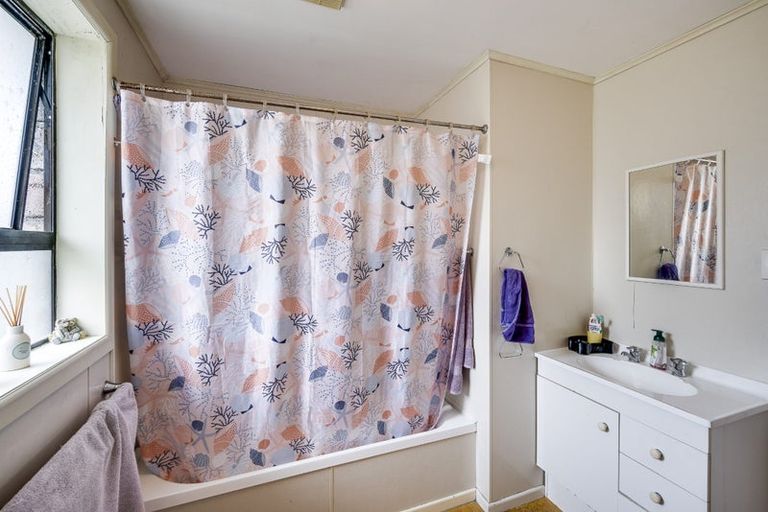 Photo of property in 20 Warwick Crescent, Taradale, Napier, 4112