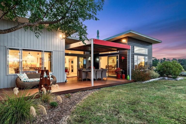 Photo of property in 62 Mccallum Drive, Sandspit, Warkworth, 0982