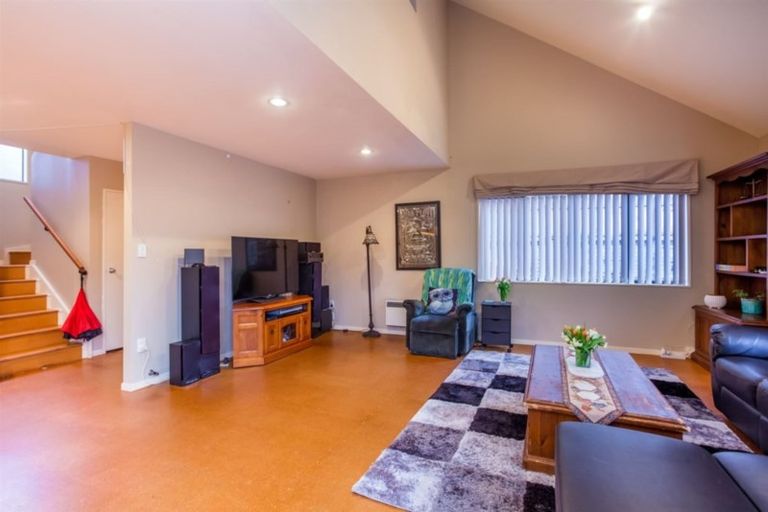 Photo of property in 90d Atkinson Road, Titirangi, Auckland, 0604