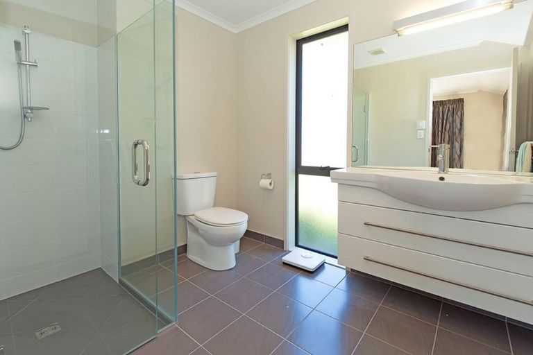 Photo of property in 997 Whangaparaoa Road, Tindalls Beach, Whangaparaoa, 0930