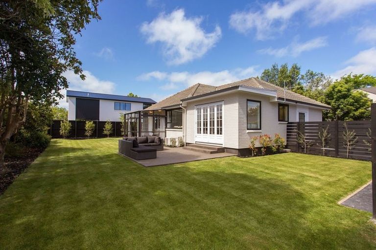 Photo of property in 92a Memorial Avenue, Ilam, Christchurch, 8053
