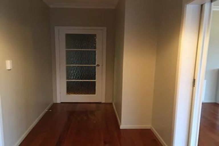 Photo of property in 221a Karori Road, Karori, Wellington, 6012