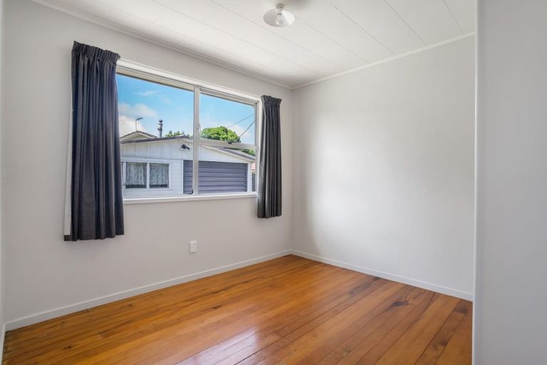 Photo of property in 14 Burbank Avenue, Manurewa, Auckland, 2102