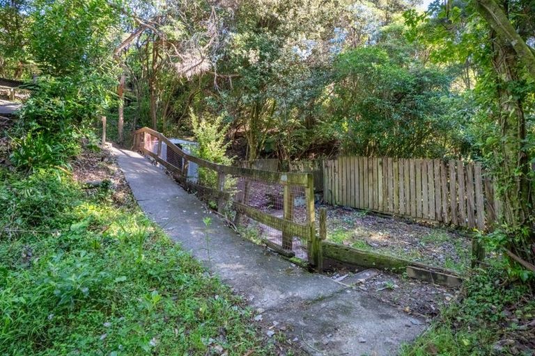 Photo of property in 15 Woolwich Close, Whitby, Porirua, 5024