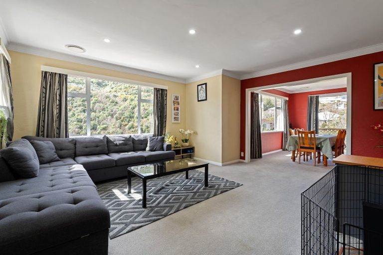 Photo of property in 5 Mahoe Street, Tawa, Wellington, 5028