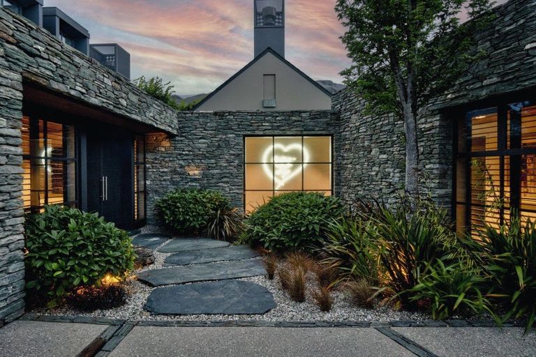 Photo of property in 1 Mica Ridge, Arrowtown, Queenstown, 9371