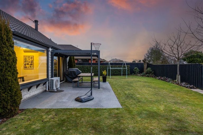 Photo of property in 44 Karnak Crescent, Russley, Christchurch, 8042