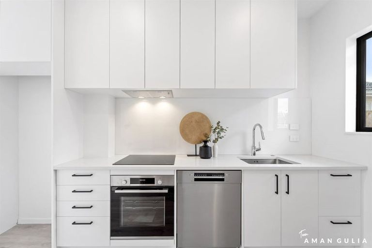 Photo of property in 13a Serjeant Street, Henderson, Auckland, 0612