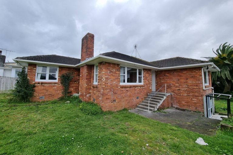 Photo of property in 1 Mountfort Street, Manurewa, Auckland, 2102