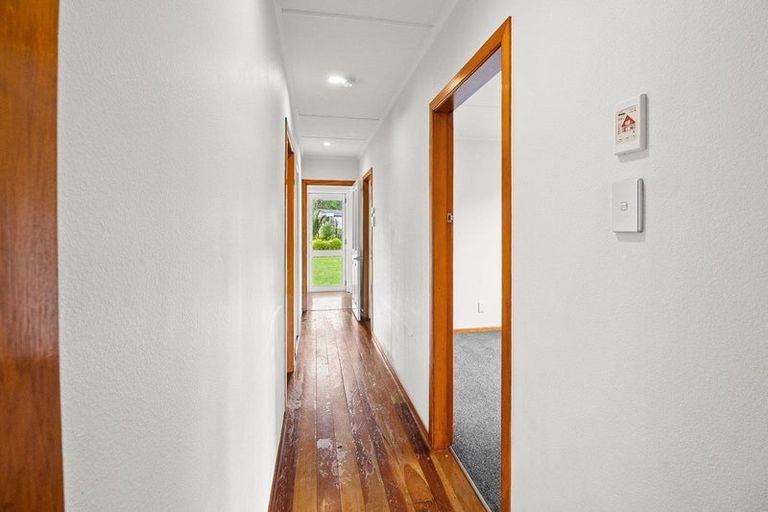 Photo of property in 31 Awanui Street, Merrilands, New Plymouth, 4312