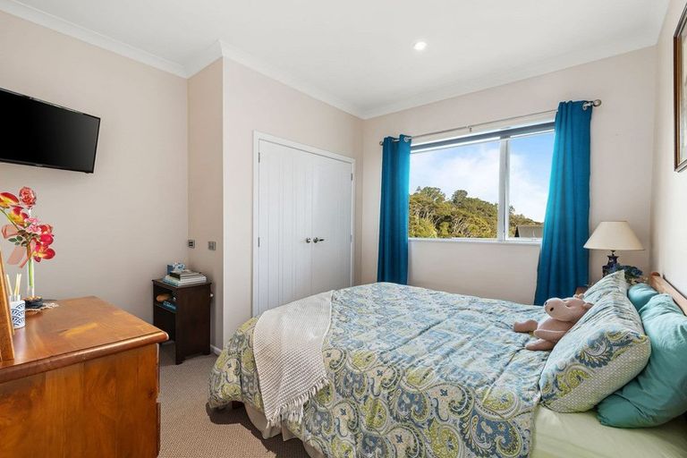 Photo of property in 127 Whangaparaoa Road, Red Beach, 0932