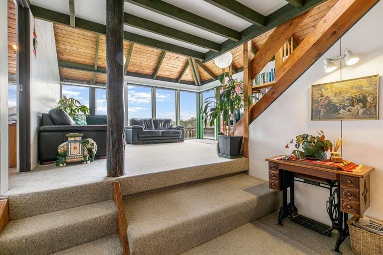 Photo of property in 76 Balmain Road, Chatswood, Auckland, 0626