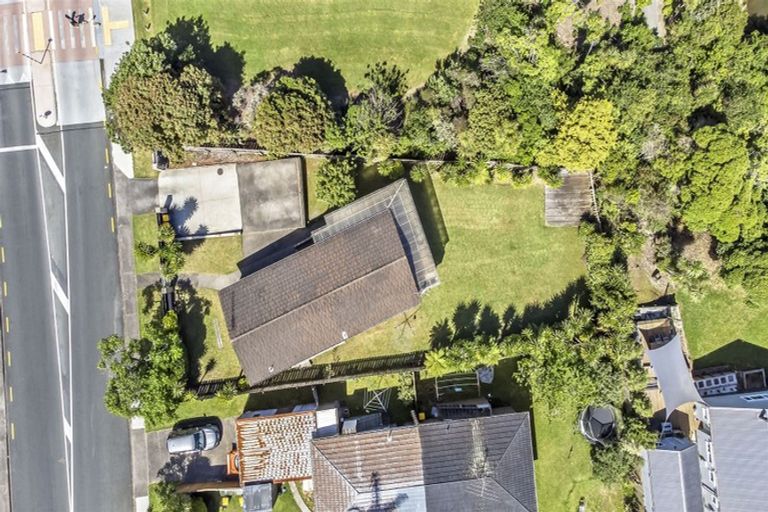 Photo of property in 118 Lynn Road, Bayview, Auckland, 0629