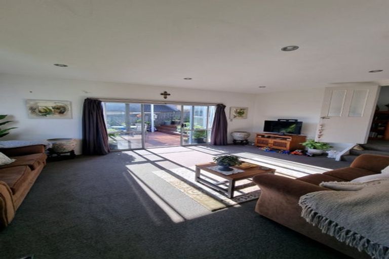 Photo of property in 12 Vino Cina Heights, Ranui, Auckland, 0612