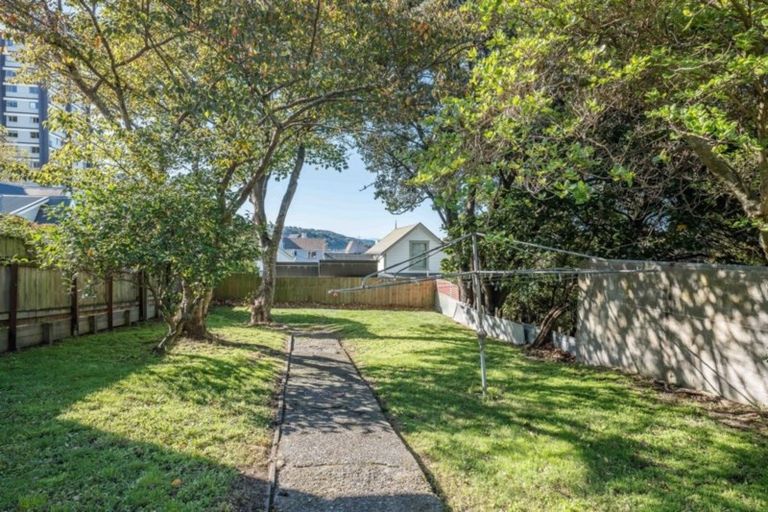 Photo of property in 6 Newman Terrace, Thorndon, Wellington, 6011