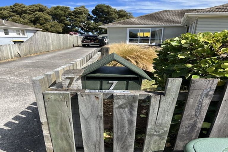 Photo of property in 7 Tensing Place, Sockburn, Christchurch, 8042