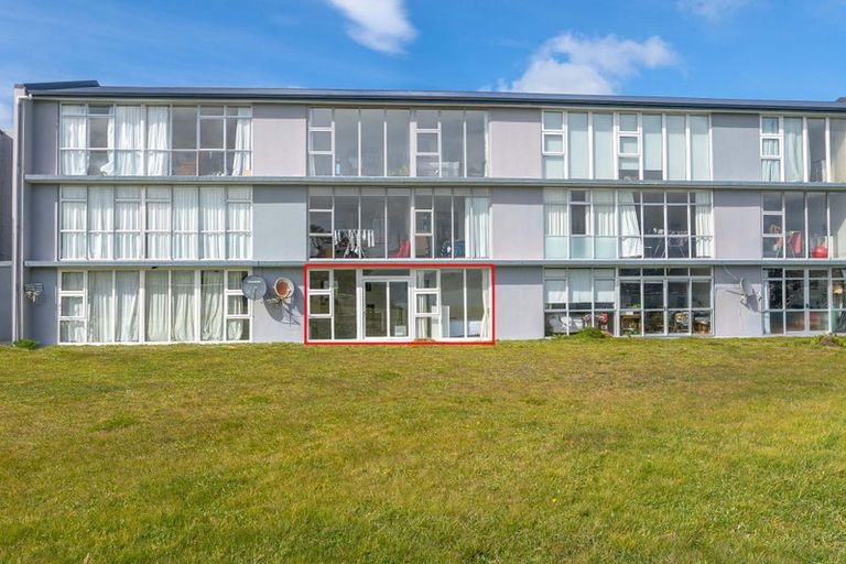 Photo of property in 23 Rangitane Street, Maupuia, Wellington, 6022