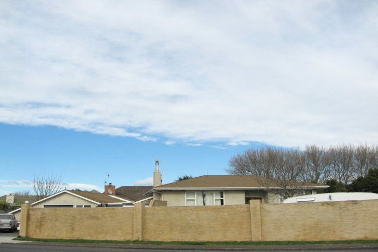 Photo of property in 2 Mill Road, Clive, 4102