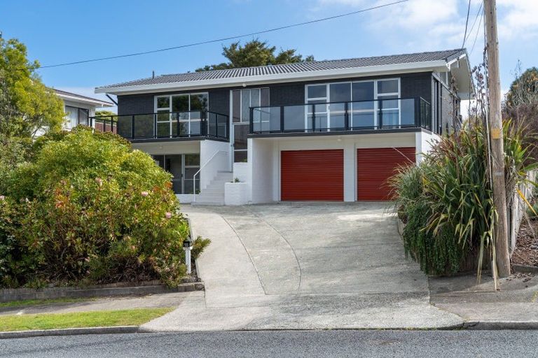 Photo of property in 18 Seaview Road, Ruakaka, 0116