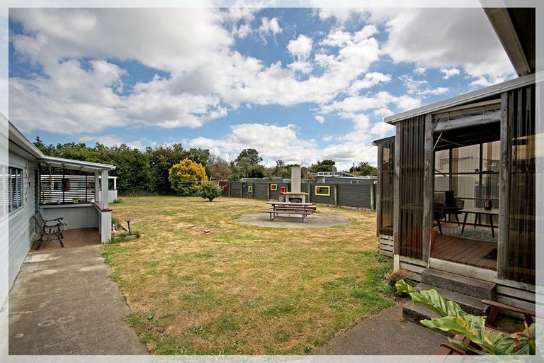 Photo of property in 14 Punga Street, Tangimoana, 4822