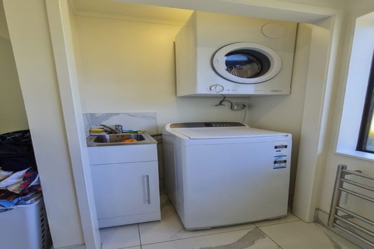 Photo of property in 43 De Quincey Terrace, Highland Park, Auckland, 2010