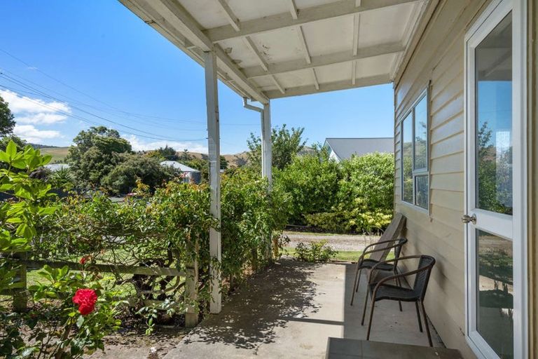 Photo of property in 11 Arthur Road, Owaka, 9585