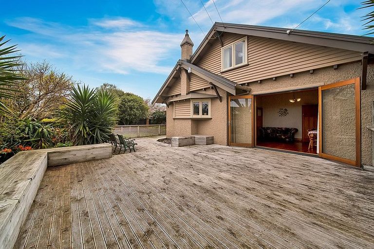 Photo of property in 70 Collins Street, Hawera, 4610
