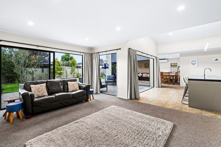 Photo of property in 27 Pinotage Drive, Greenmeadows, Napier, 4112