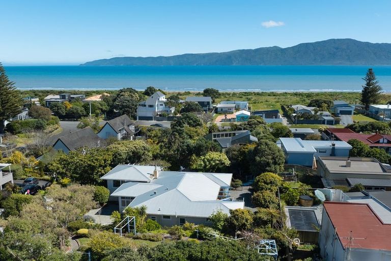 Photo of property in 3 Arthur Street, Paraparaumu Beach, Paraparaumu, 5032