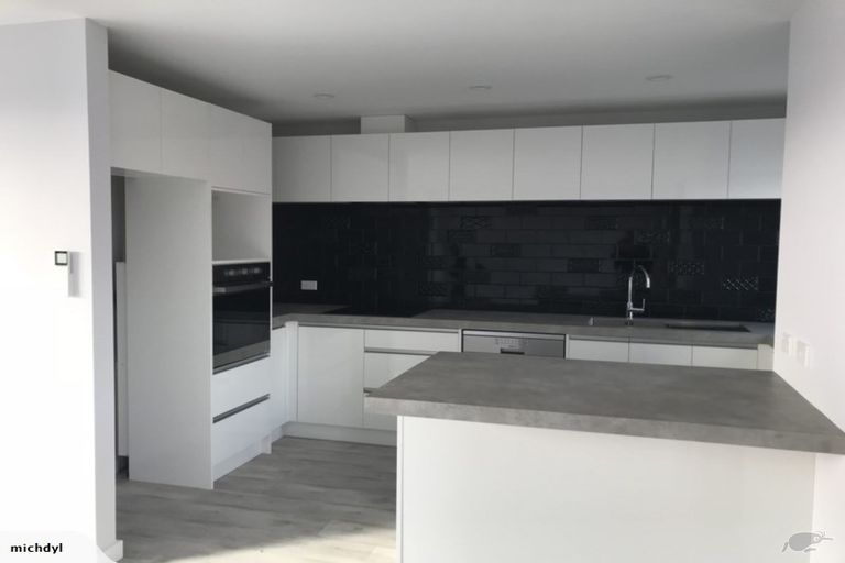 Photo of property in 3/121 Rongotai Road, Kilbirnie, Wellington, 6022