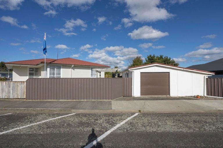 Photo of property in 72 Barraud Street, Dannevirke, 4930