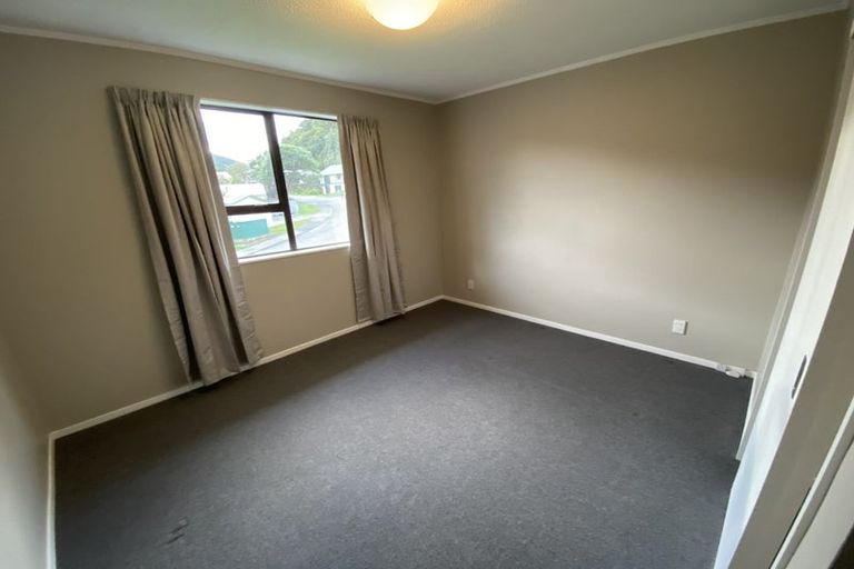 Photo of property in 2 Ruth Grove, Karori, Wellington, 6012